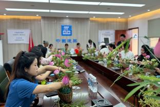 Mazura: Brown bước ra hôm nay và chúng tôi cần chơi tốt hơn ở hàng phòng ngự